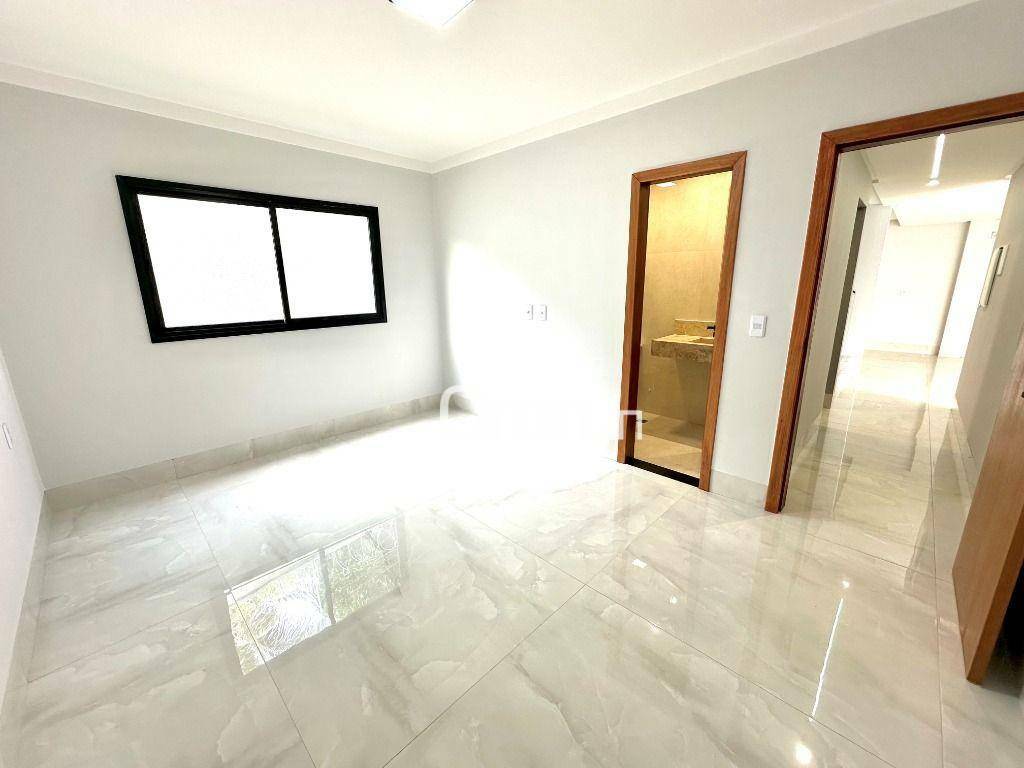 Sobrado à venda com 4 quartos, 301m² - Foto 7