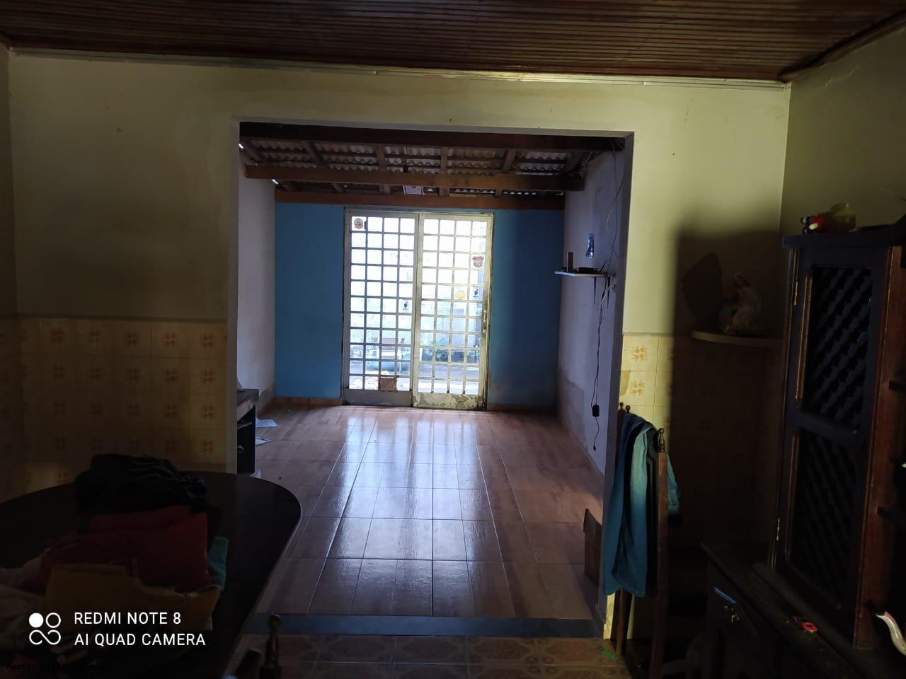 Casa à venda com 4 quartos, 1200m² - Foto 2