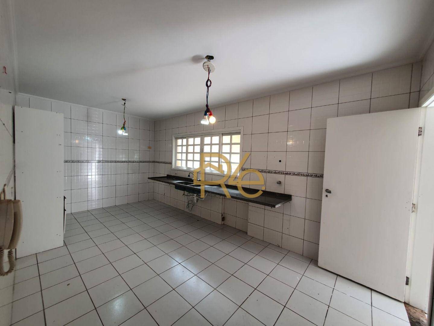 Casa de Condomínio à venda com 4 quartos, 250m² - Foto 18