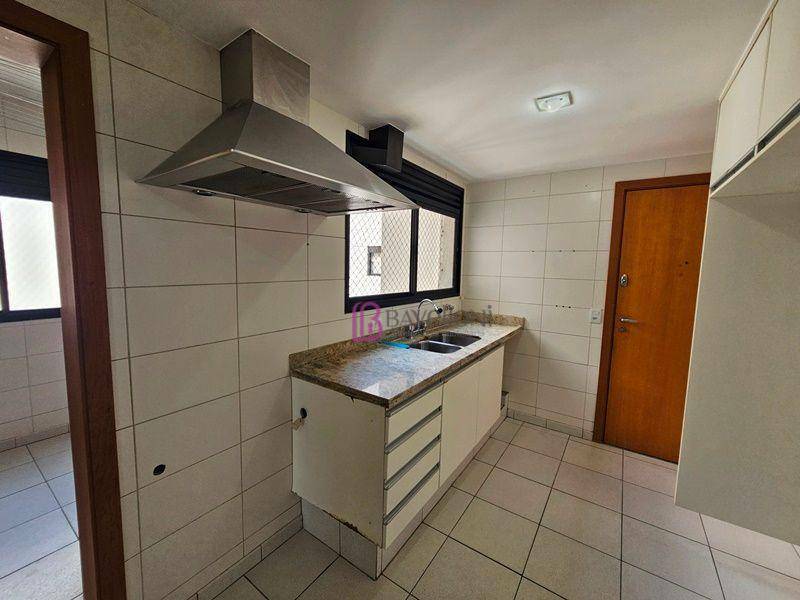 Apartamento para alugar com 3 quartos, 130m² - Foto 23