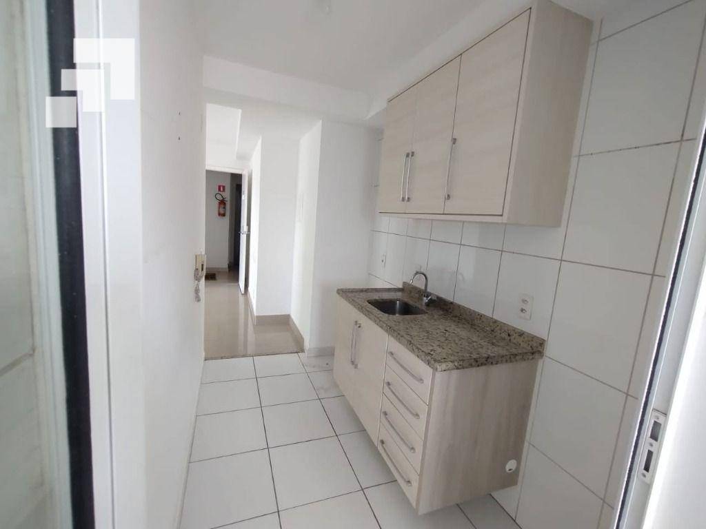 Apartamento para alugar com 2 quartos, 62m² - Foto 9