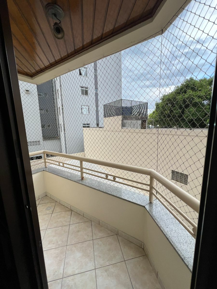 Apartamento à venda com 3 quartos, 96m² - Foto 28