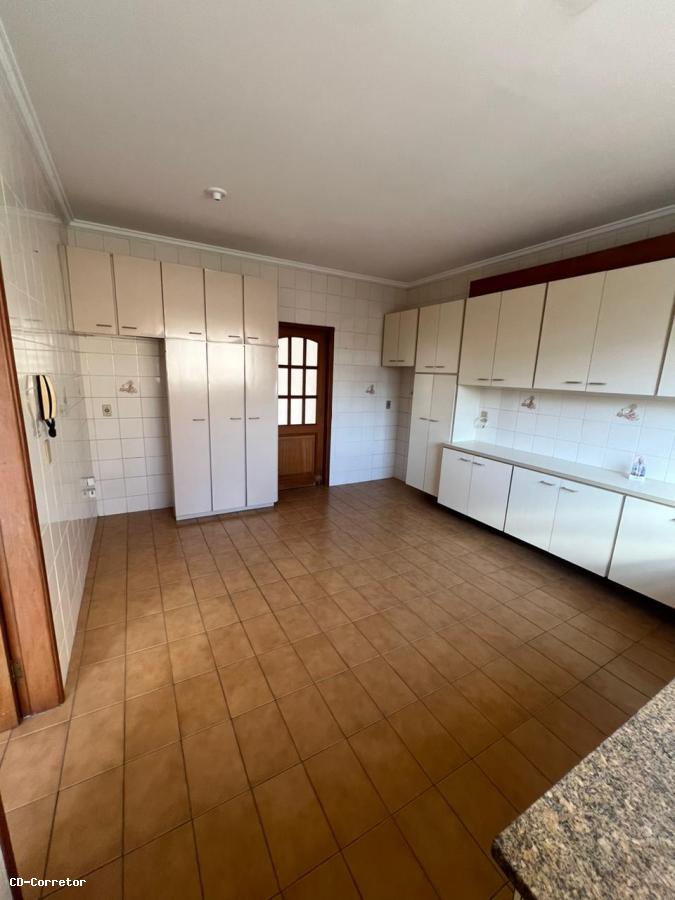 Casa à venda com 3 quartos, 200m² - Foto 9