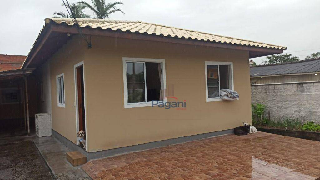 Casa à venda com 2 quartos, 125m² - Foto 2