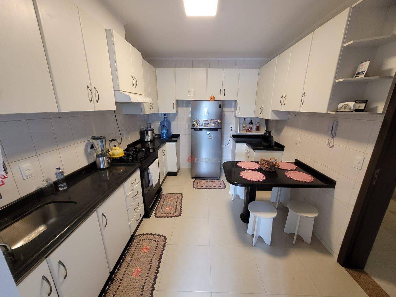 Apartamento à venda com 3 quartos, 121m² - Foto 12