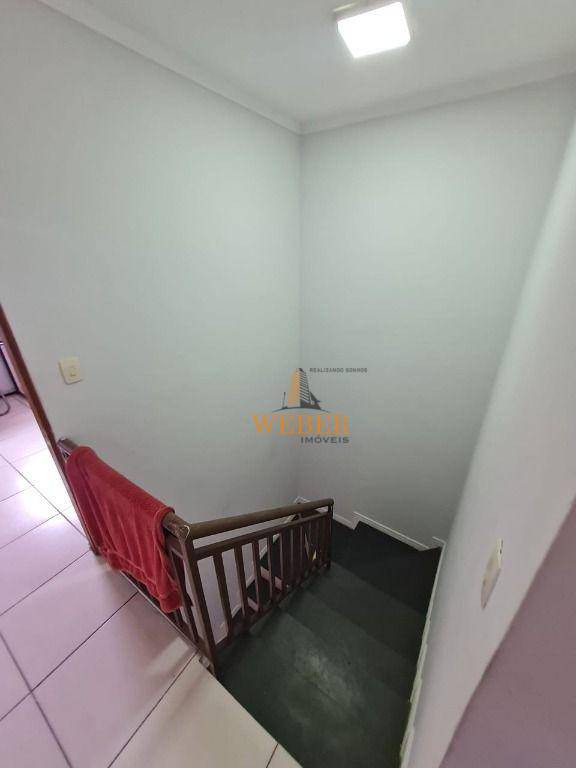 Casa à venda com 2 quartos, 84m² - Foto 11