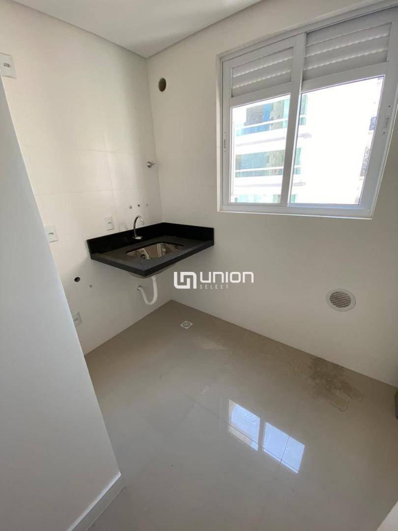 Apartamento à venda com 3 quartos, 140m² - Foto 5