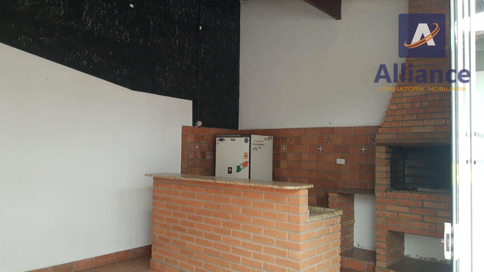 Casa para alugar com 4 quartos, 230m² - Foto 9