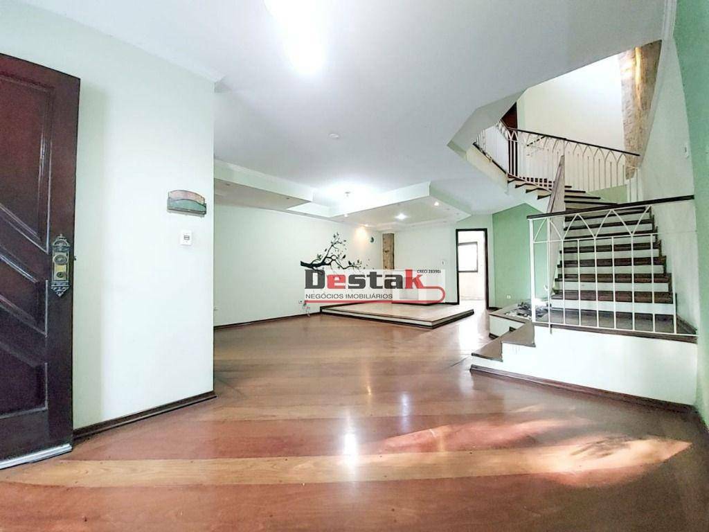 Sobrado à venda com 3 quartos, 252m² - Foto 2