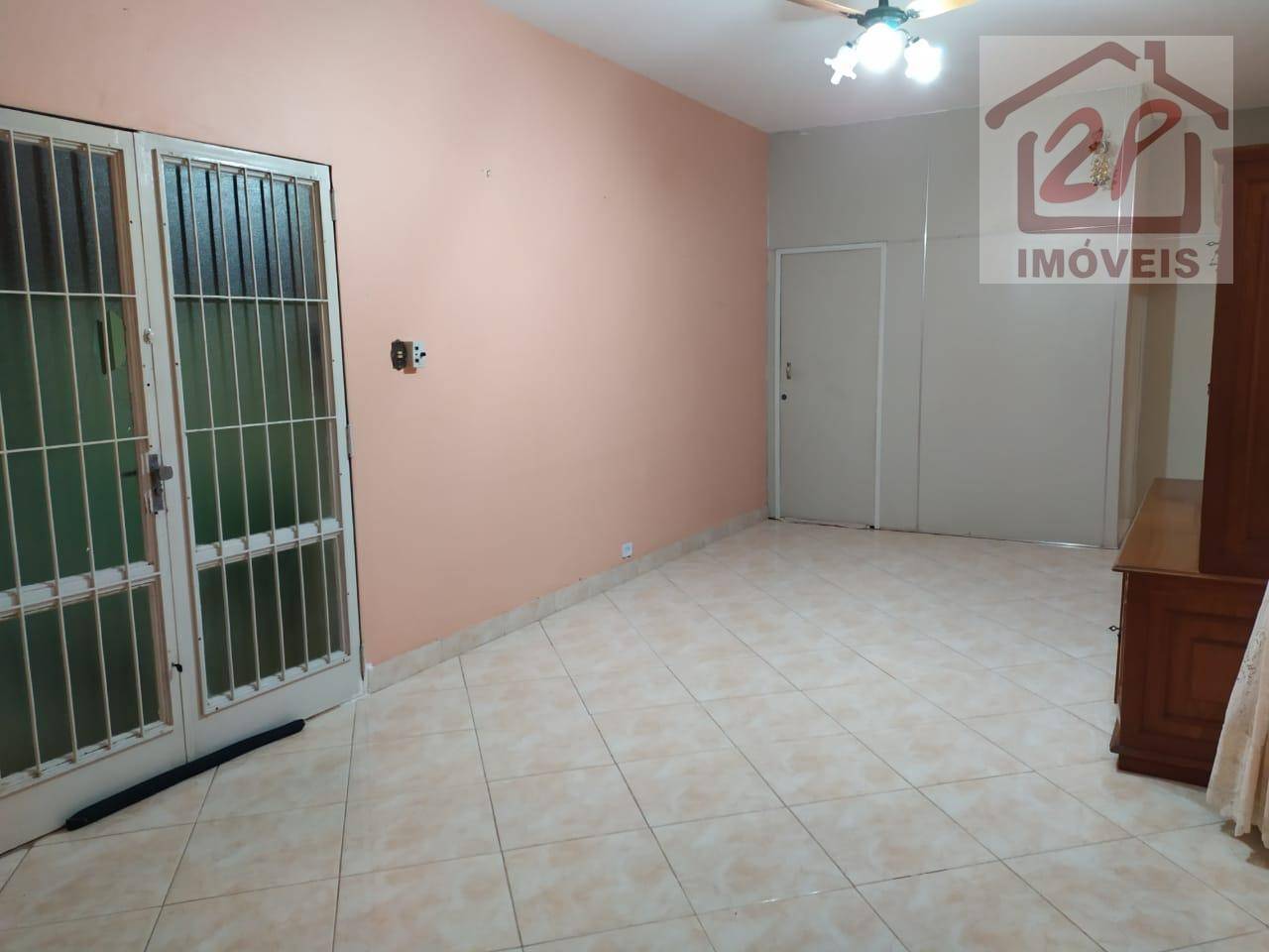 Casa à venda com 3 quartos, 193m² - Foto 2