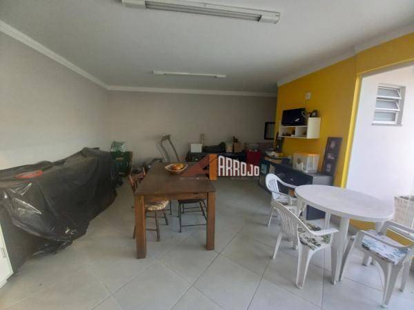 Casa à venda com 3 quartos, 340m² - Foto 36