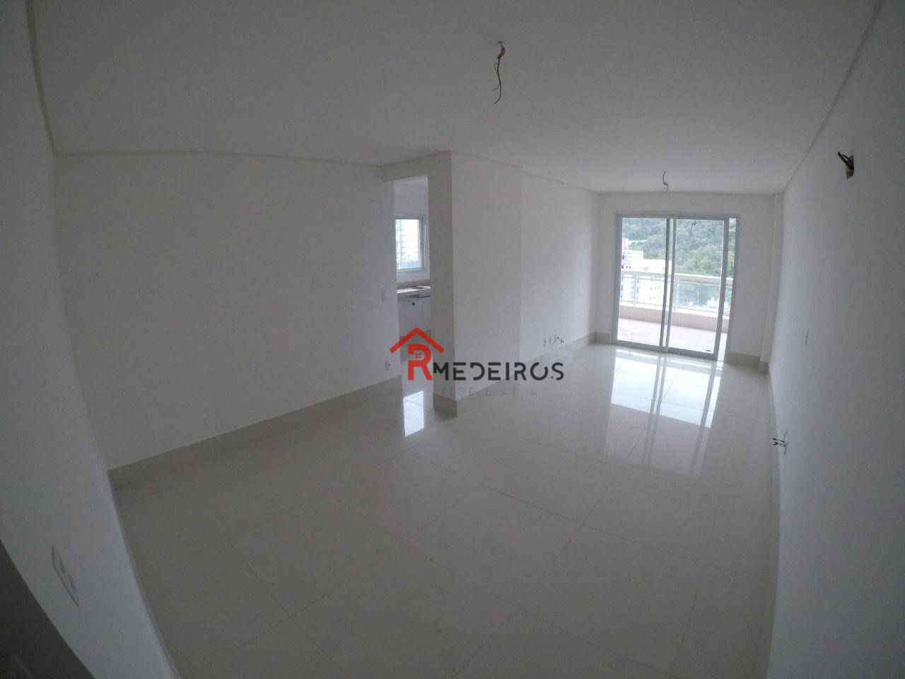 Apartamento à venda com 3 quartos, 150m² - Foto 2