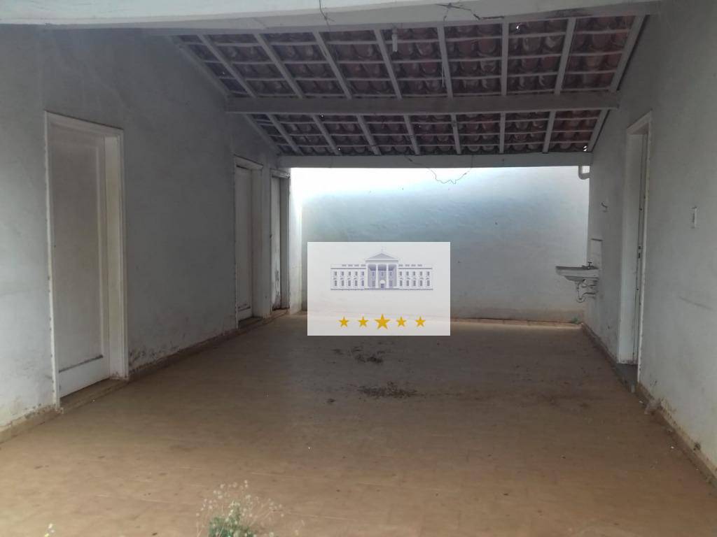 Casa à venda com 3 quartos, 250m² - Foto 14