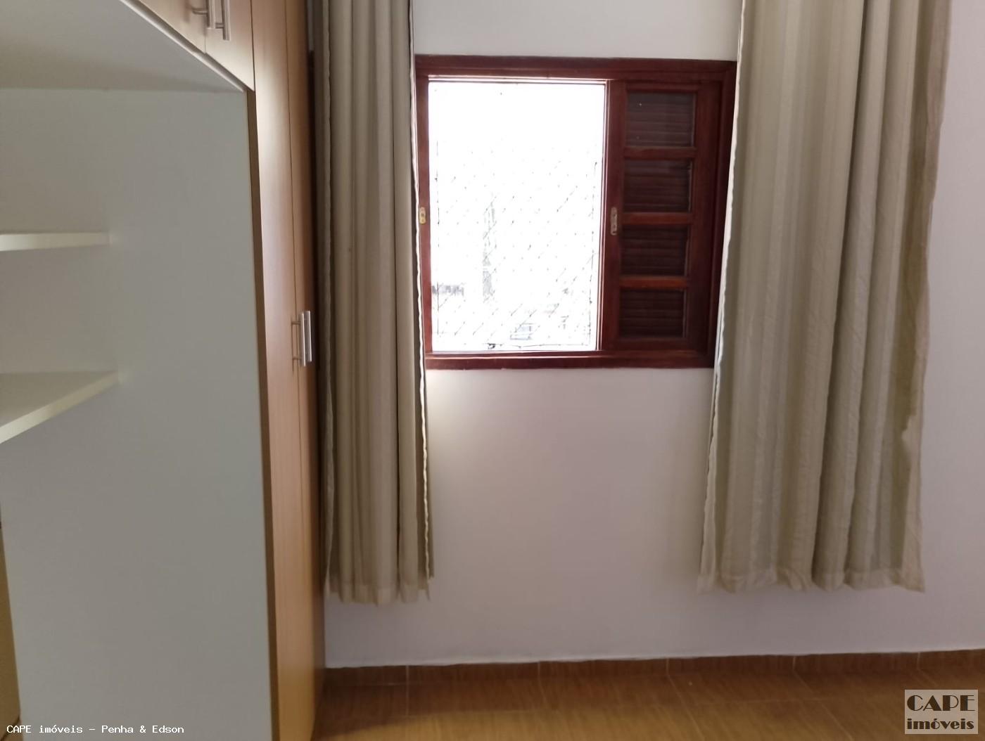 Casa para alugar com 2 quartos, 45m² - Foto 28