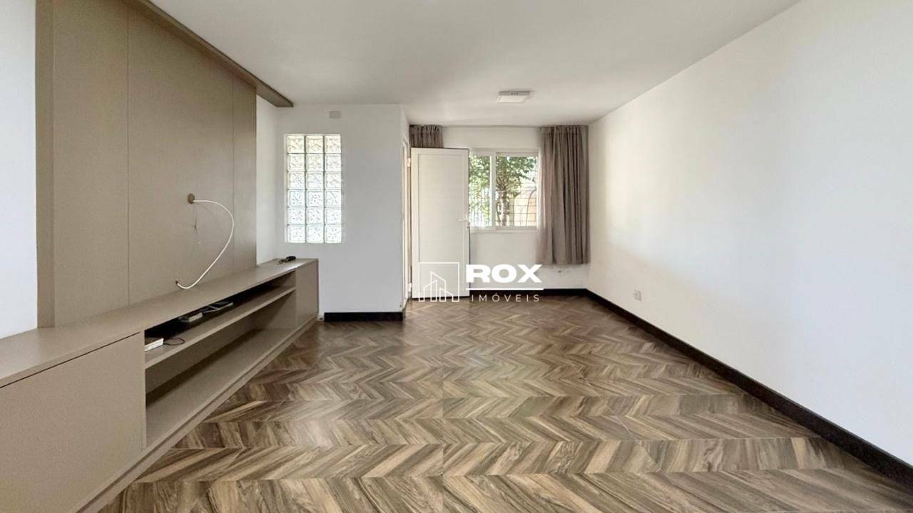 Casa à venda com 3 quartos, 70m² - Foto 2