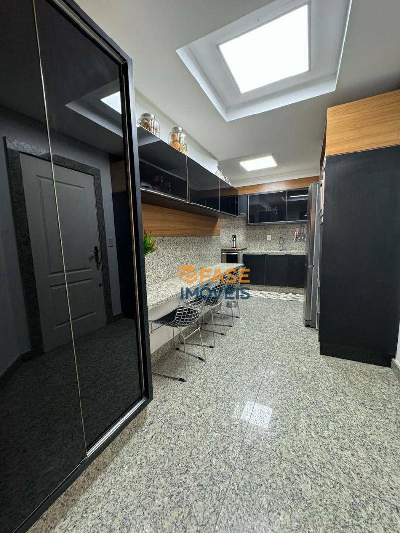 Apartamento à venda com 3 quartos, 164m² - Foto 5