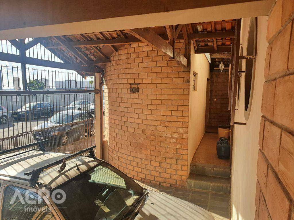 Casa à venda com 4 quartos, 342m² - Foto 33