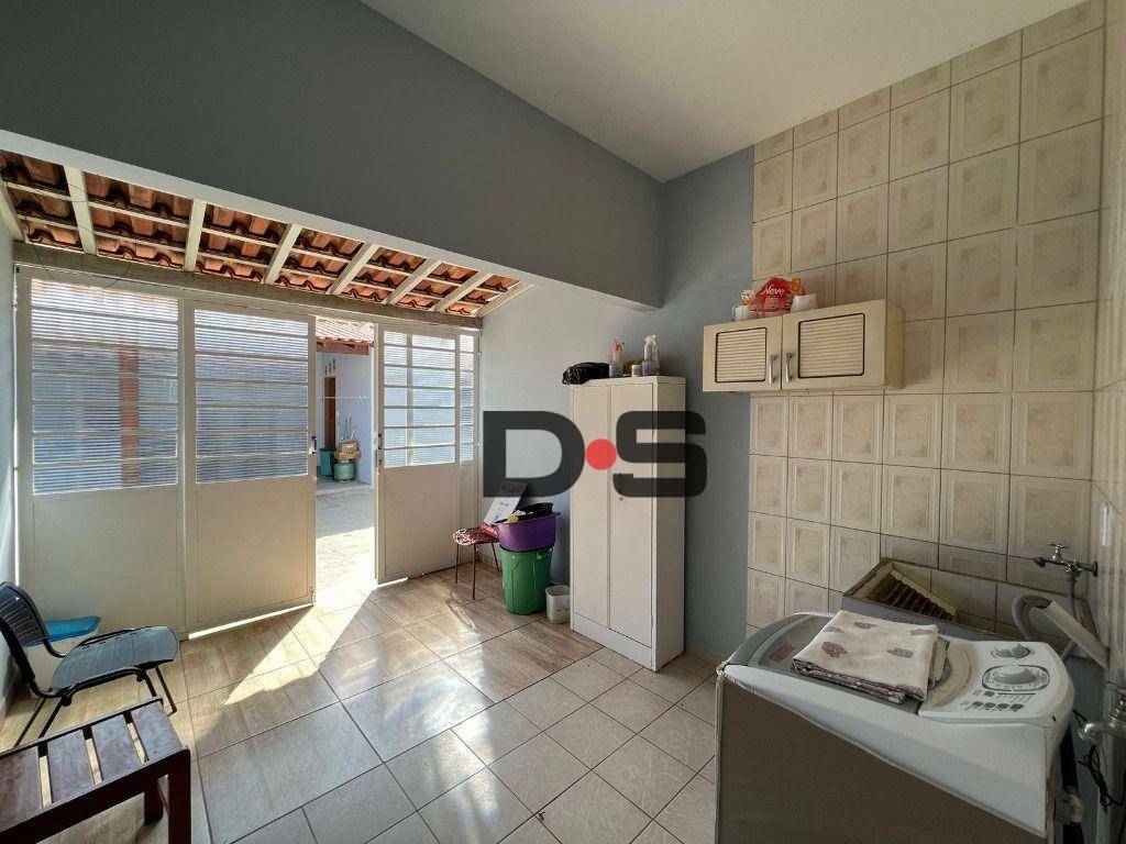 Casa à venda com 3 quartos, 160m² - Foto 8