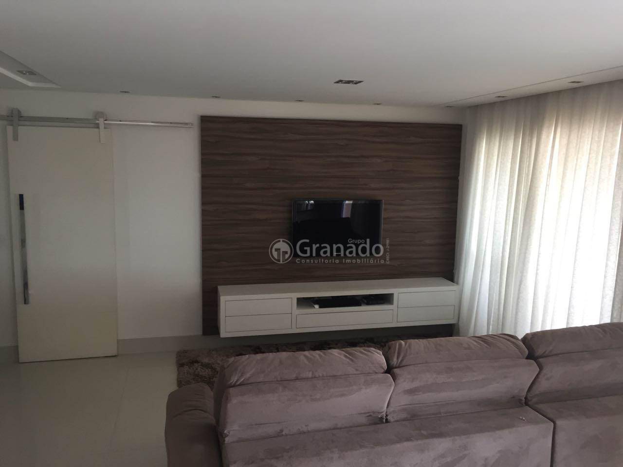 Apartamento à venda com 3 quartos, 130m² - Foto 1