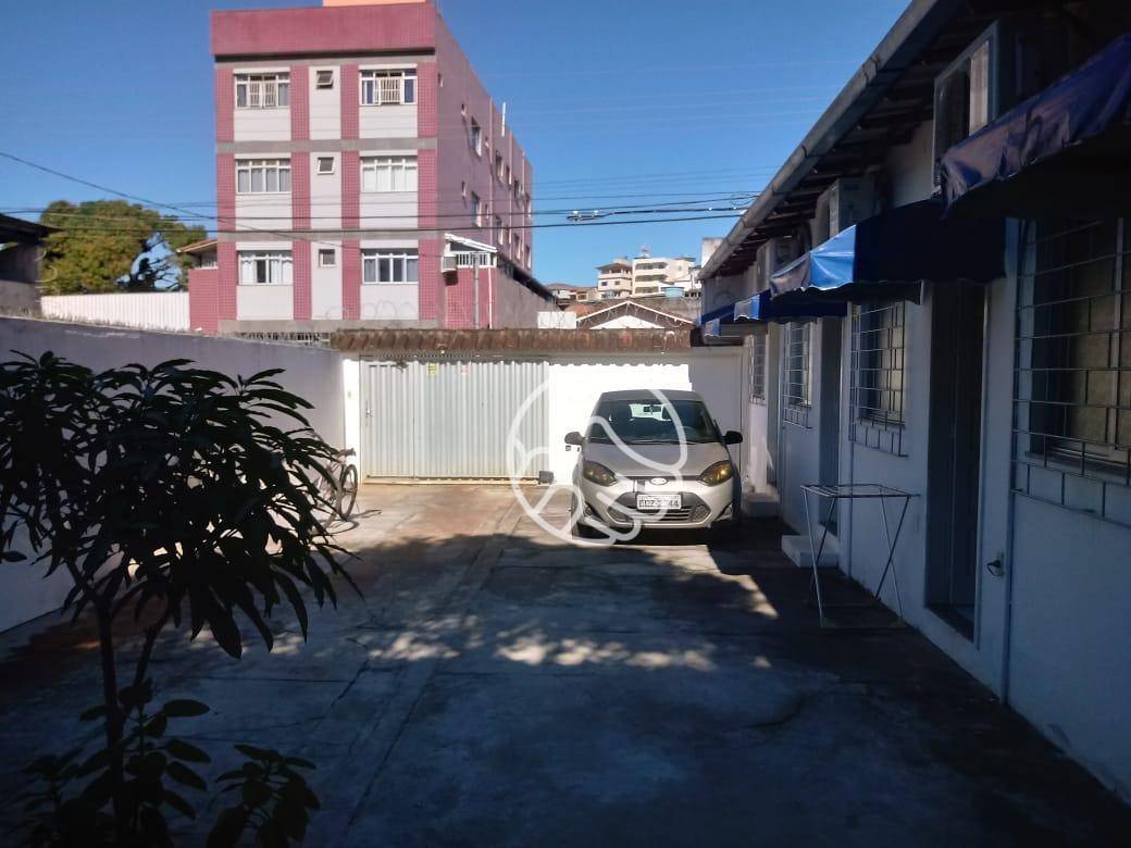 Casa, 10 quartos, 350 m² - Foto 1