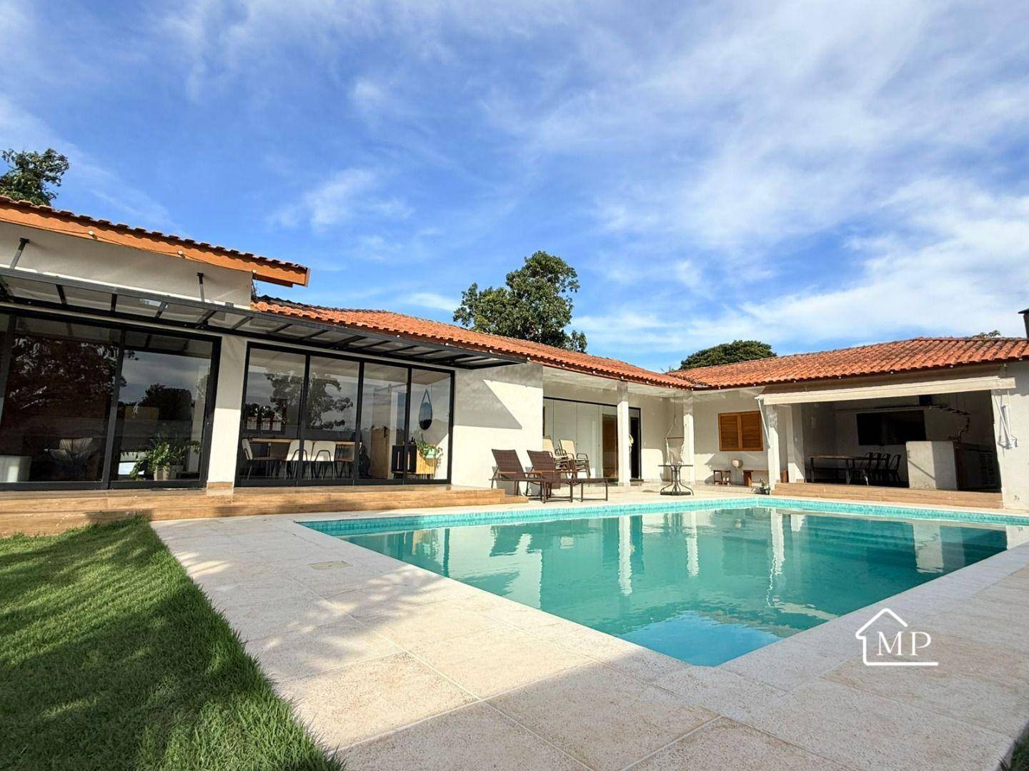 Chácara, 4 quartos, 1000 m² - Foto 1