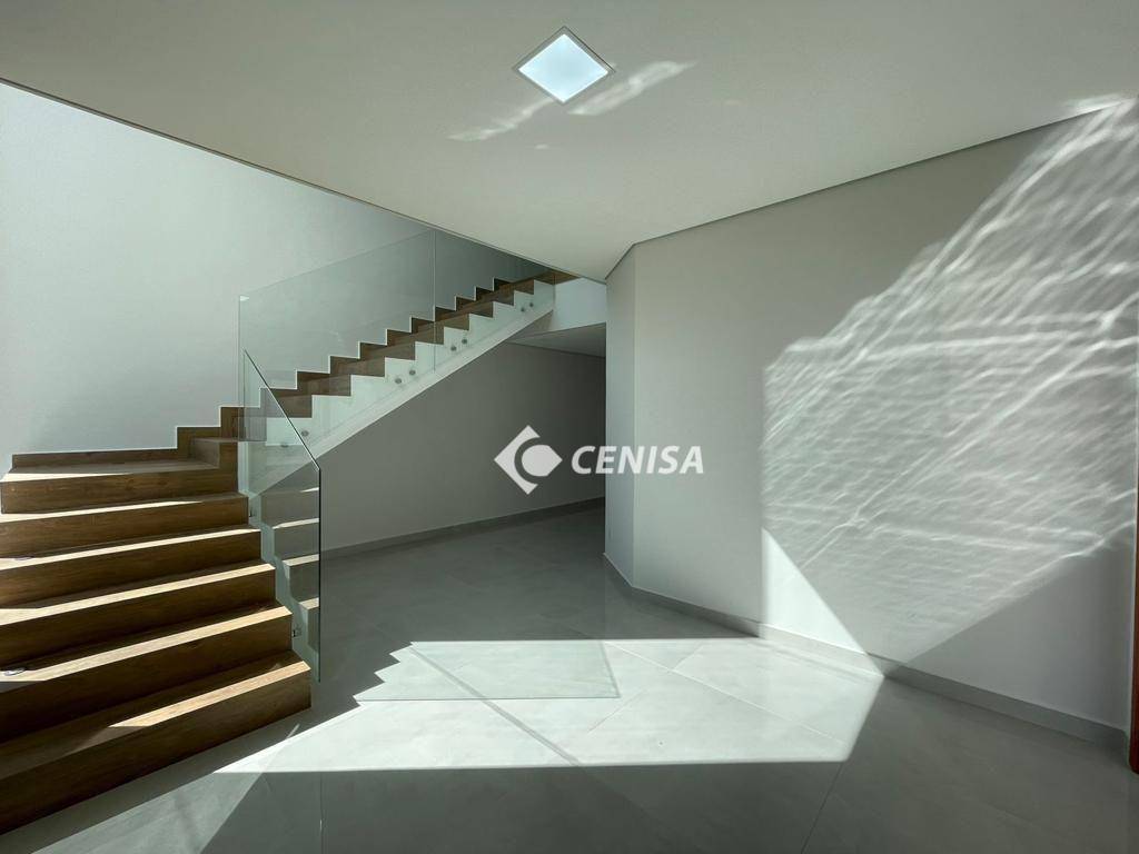 Casa de Condomínio à venda com 3 quartos, 245m² - Foto 3