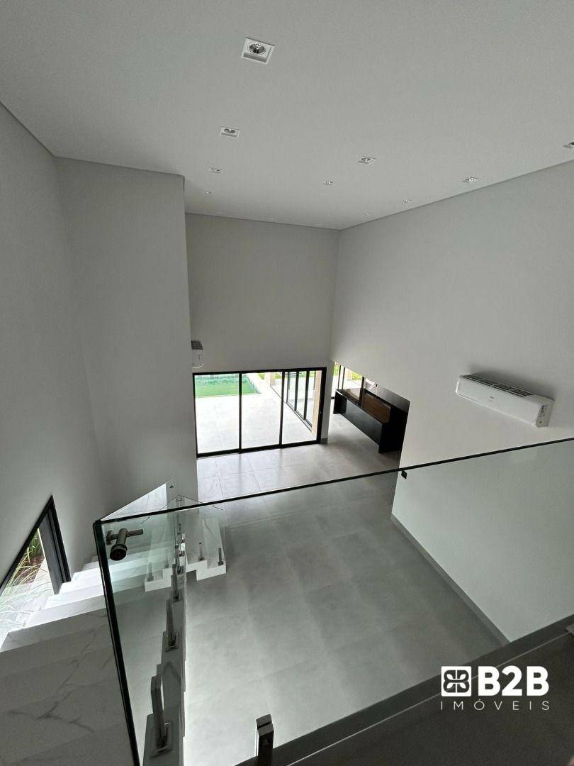 Casa de Condomínio à venda com 4 quartos, 231m² - Foto 9