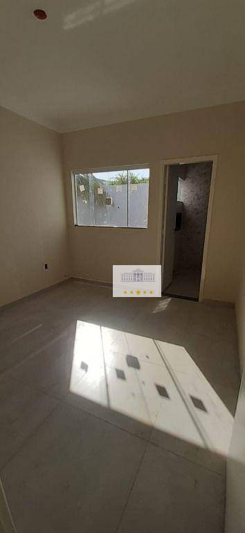 Casa à venda com 2 quartos, 69m² - Foto 11