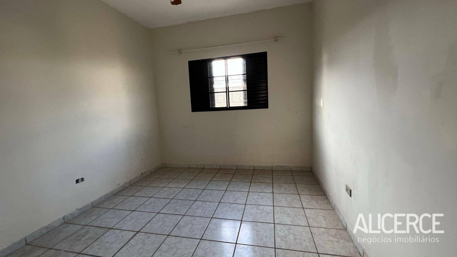 Casa à venda com 3 quartos, 184m² - Foto 8