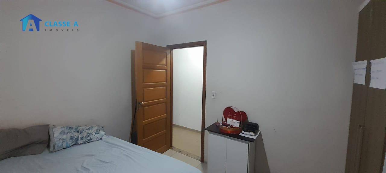 Casa à venda com 4 quartos, 200m² - Foto 21