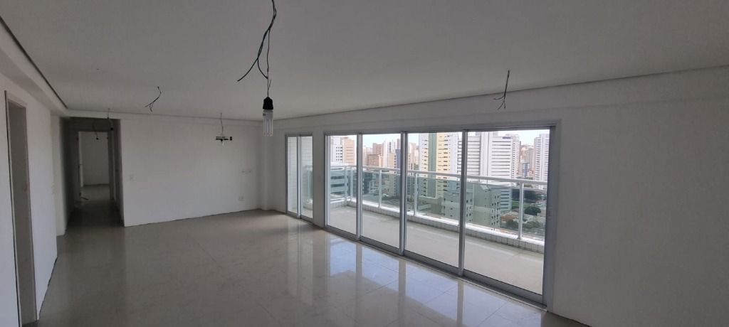 Apartamento à venda com 3 quartos, 151m² - Foto 5