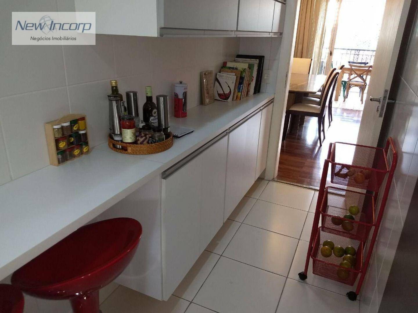 Apartamento à venda com 4 quartos, 216m² - Foto 5