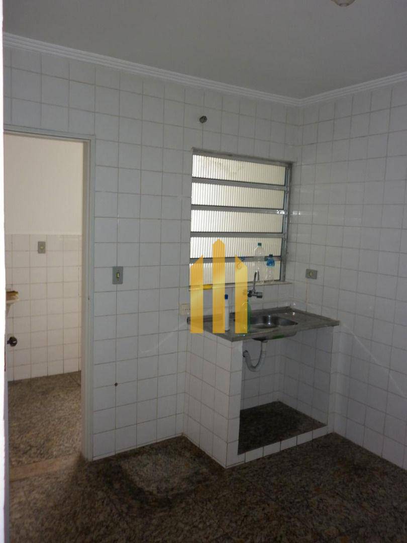 Casa para alugar com 1 quarto, 55m² - Foto 2