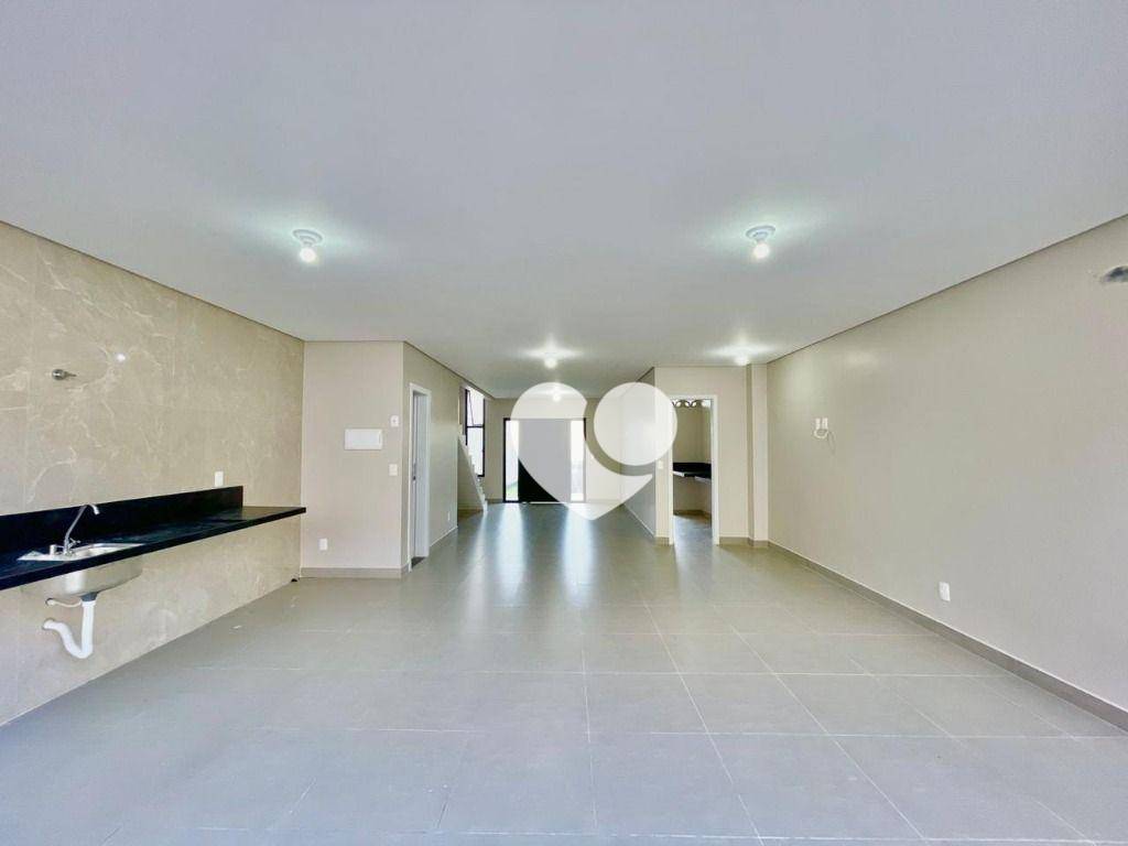 Casa à venda com 3 quartos, 180m² - Foto 4