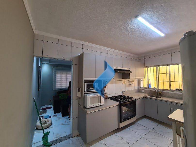 Casa à venda com 2 quartos, 87m² - Foto 11