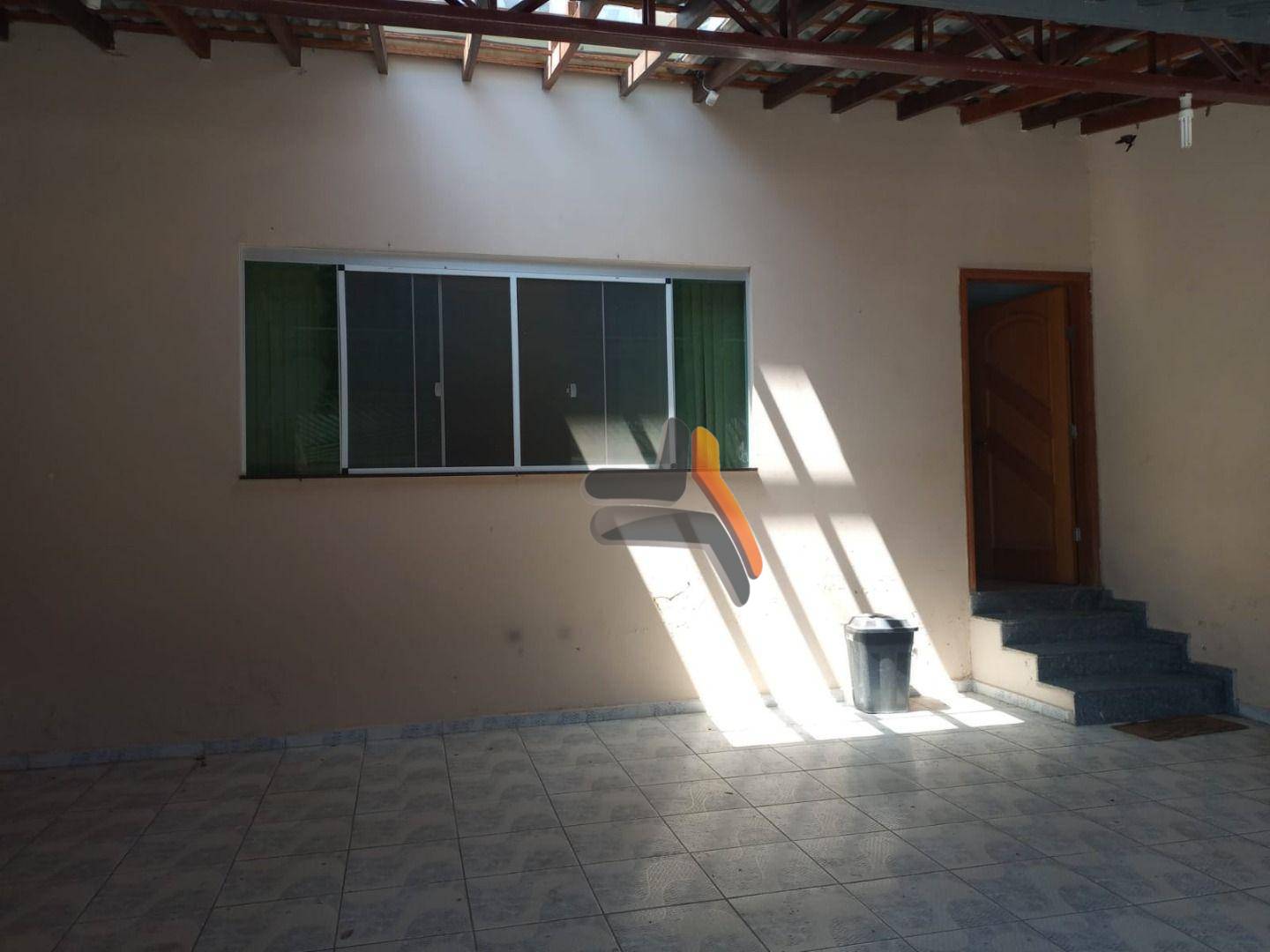 Casa à venda com 4 quartos, 232m² - Foto 2