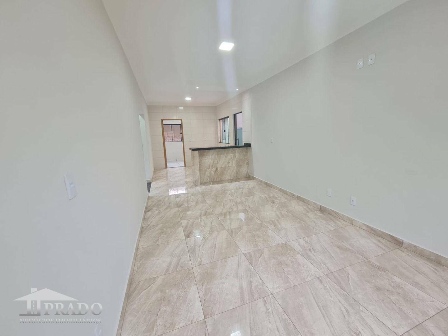 Casa à venda com 3 quartos, 180m² - Foto 4