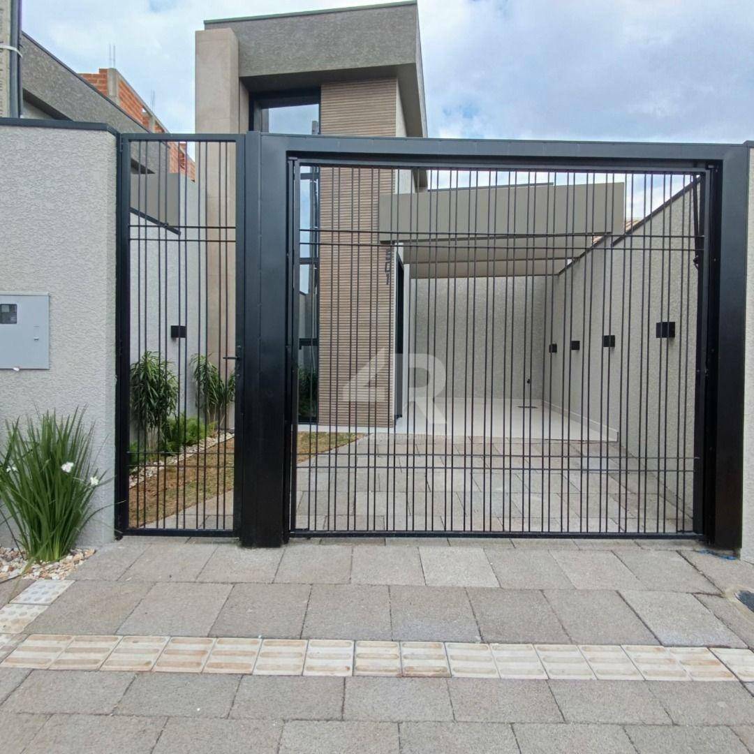 Casa à venda com 3 quartos, 64m² - Foto 1