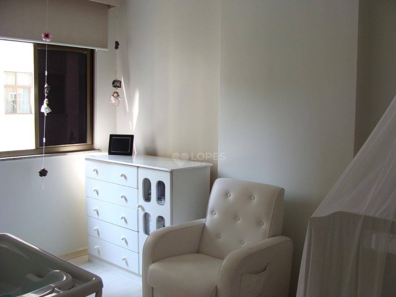 Apartamento à venda com 2 quartos, 62m² - Foto 4