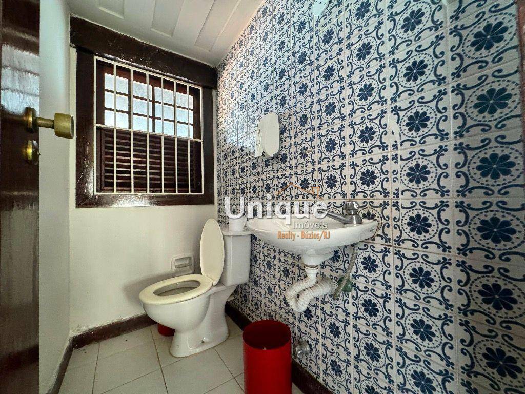 Casa para alugar com 5 quartos, 330m² - Foto 11