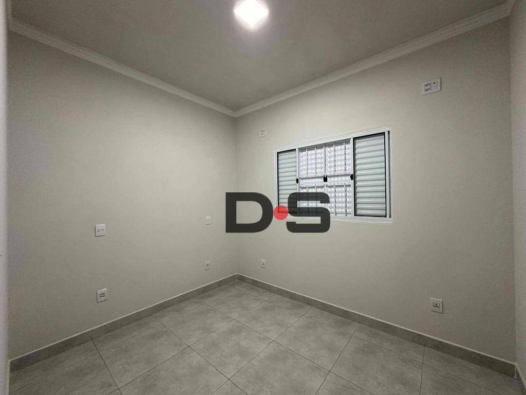 Casa à venda com 2 quartos, 75m² - Foto 3