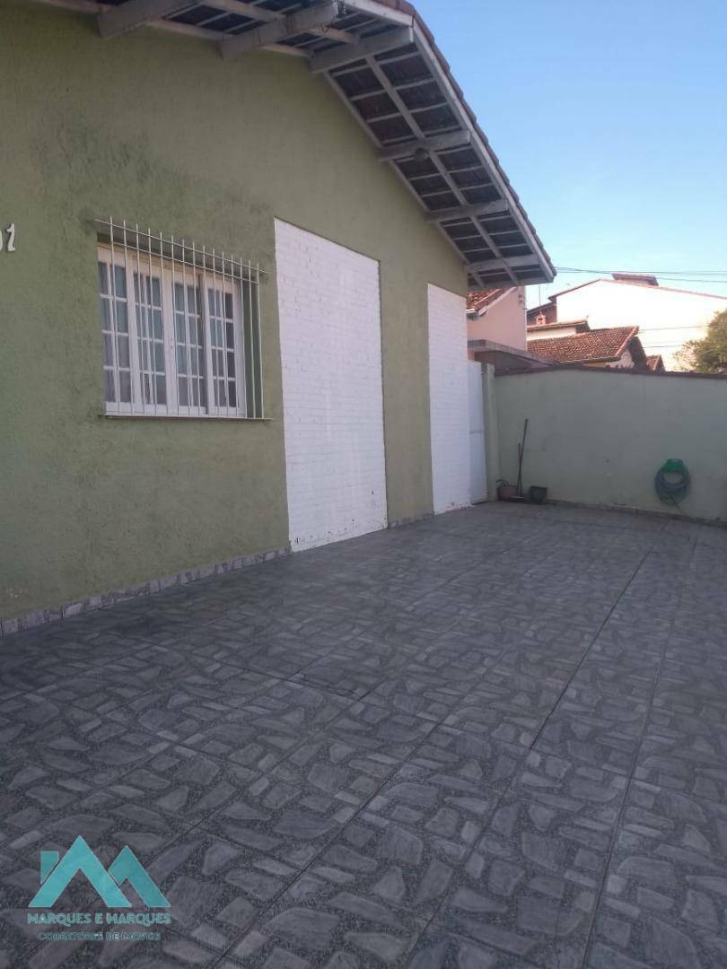 Casa à venda com 3 quartos, 200m² - Foto 2