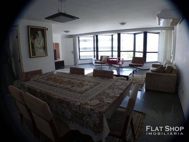 Apartamento à venda com 4 quartos, 200m² - Foto 2