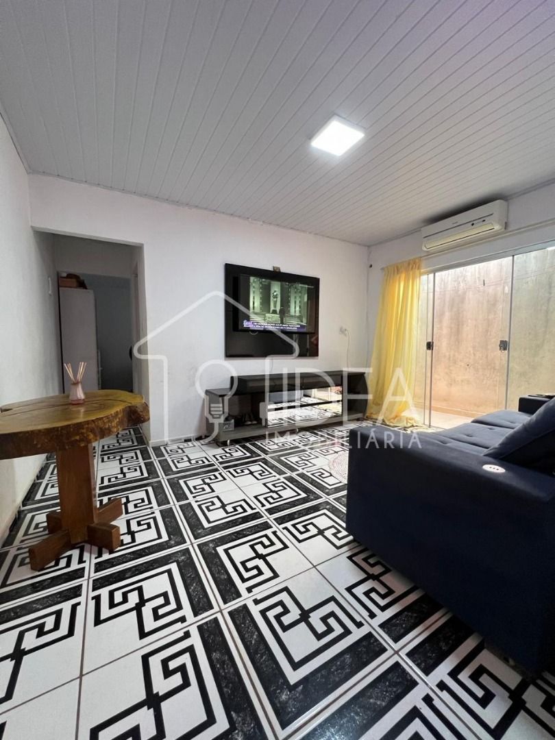 Casa à venda com 3 quartos, 185m² - Foto 1