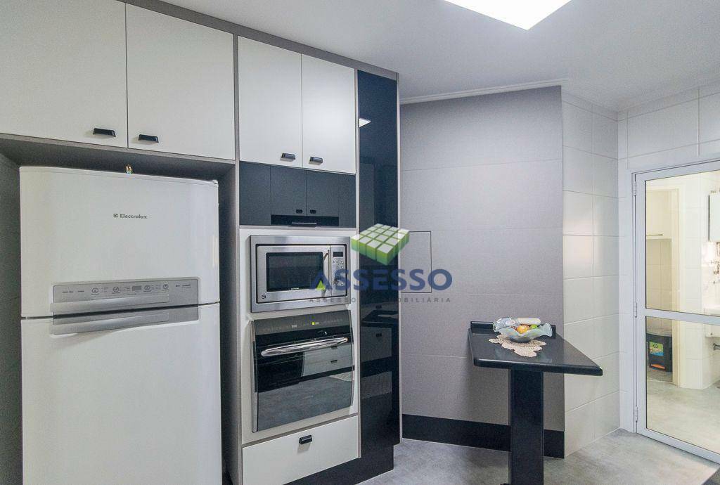 Apartamento à venda com 3 quartos, 97m² - Foto 25