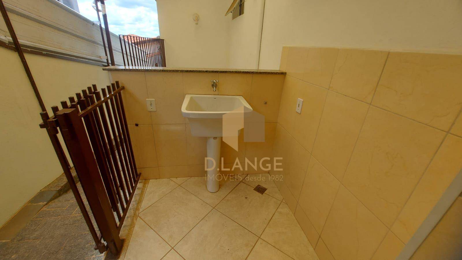 Casa para alugar com 4 quartos, 240m² - Foto 24