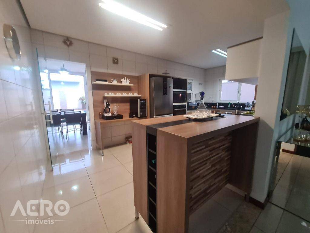 Casa de Condomínio à venda com 3 quartos, 283m² - Foto 17