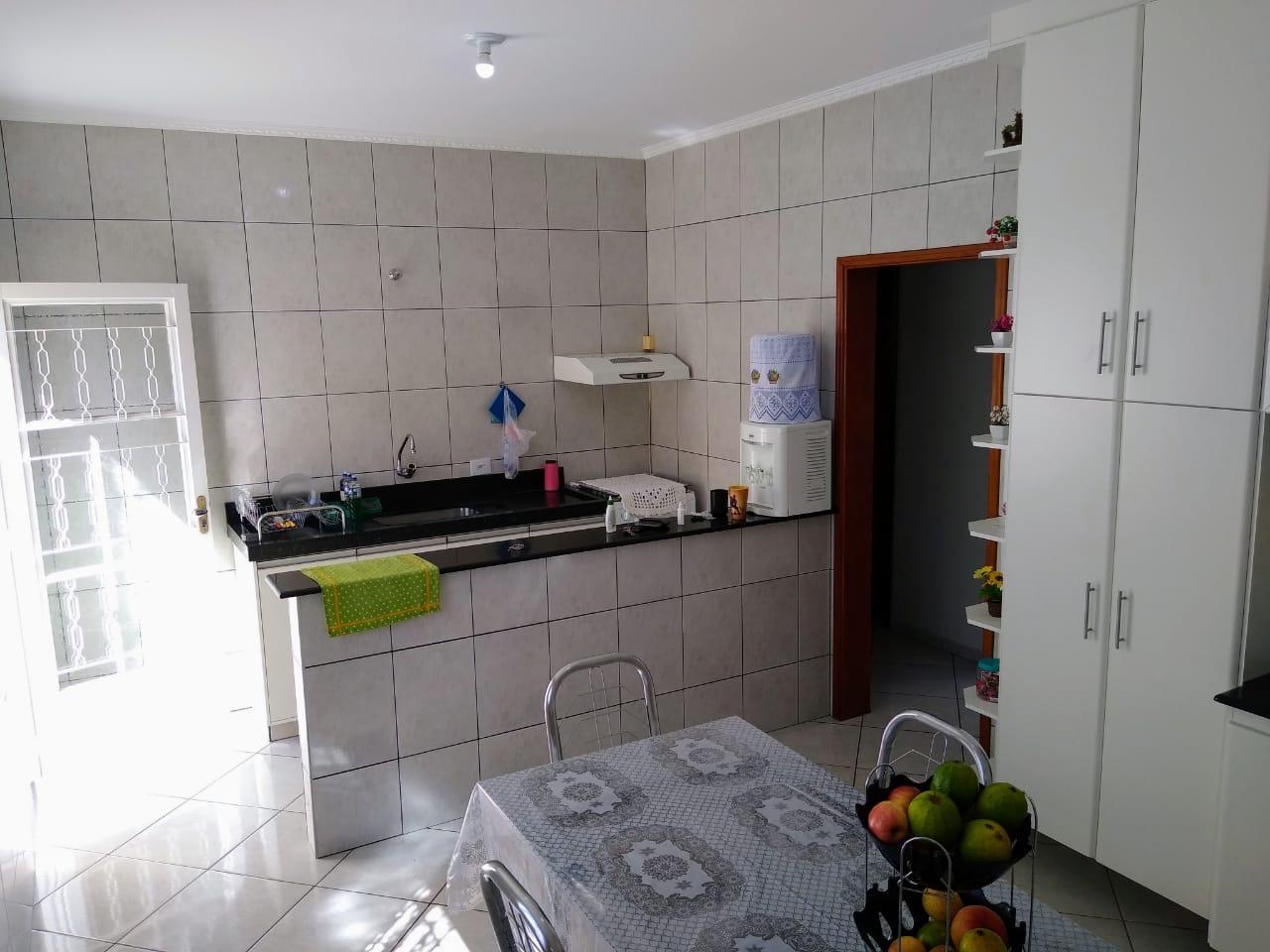 Casa à venda com 3 quartos, 250m² - Foto 3