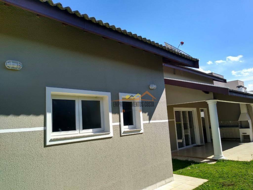 Casa à venda com 3 quartos, 209m² - Foto 18