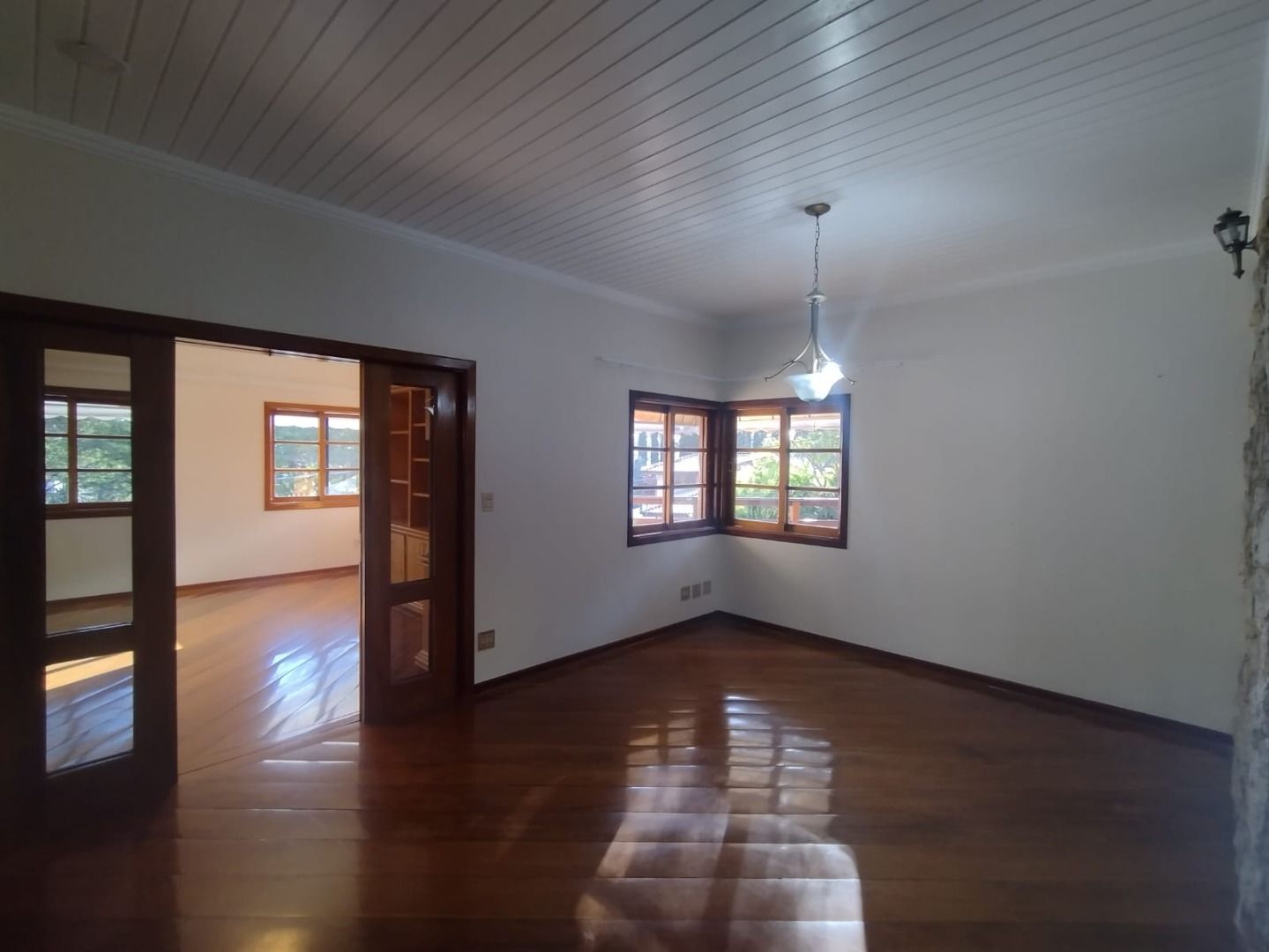 Casa de Condomínio à venda e aluguel com 4 quartos, 255m² - Foto 32